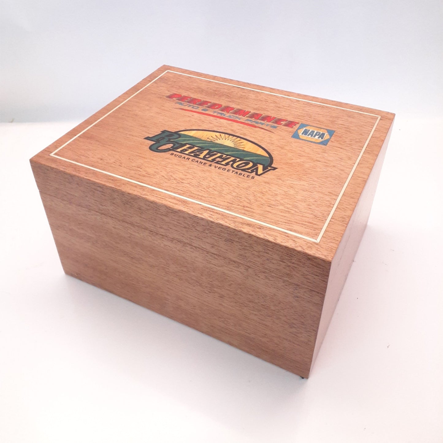 Custom Handcrafted Humidor  50 count.  Made in the U.S.